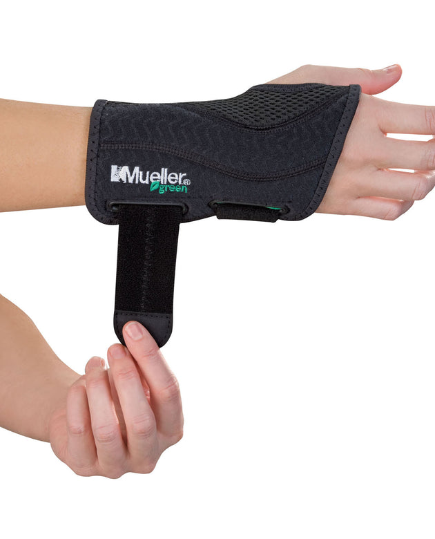 MUELLER® GREEN FITTED WRIST BRACE