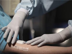 HALYARD STERLING NITRILE™ EXAM GLOVE